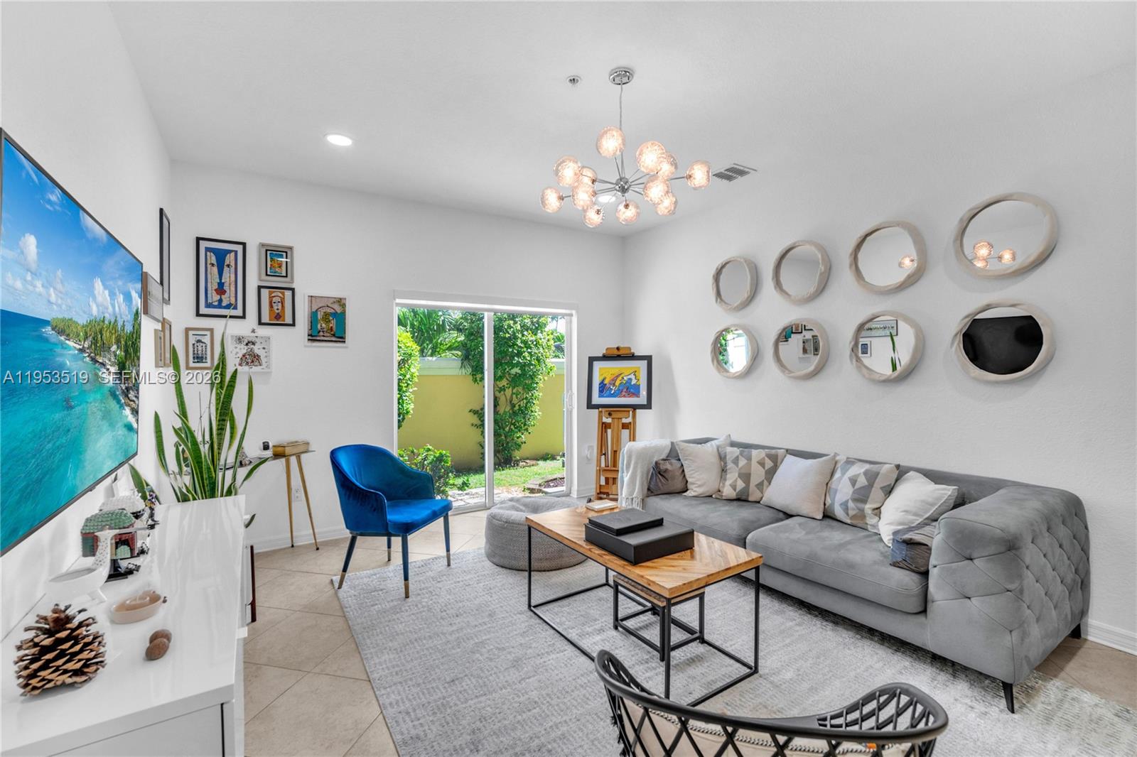 HIGHLAND PARK VILLAGE CON - Residential