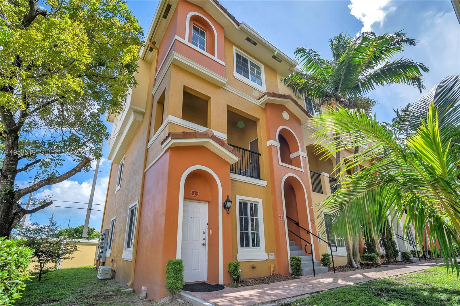 HIGHLAND PARK VILLAGE CON - Residential