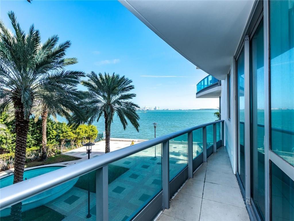 1331 Brickell Bay Dr BL-21, Miami, FL, 33131/$10,100,000 4 1331 Brickell Bay Dr BL-21