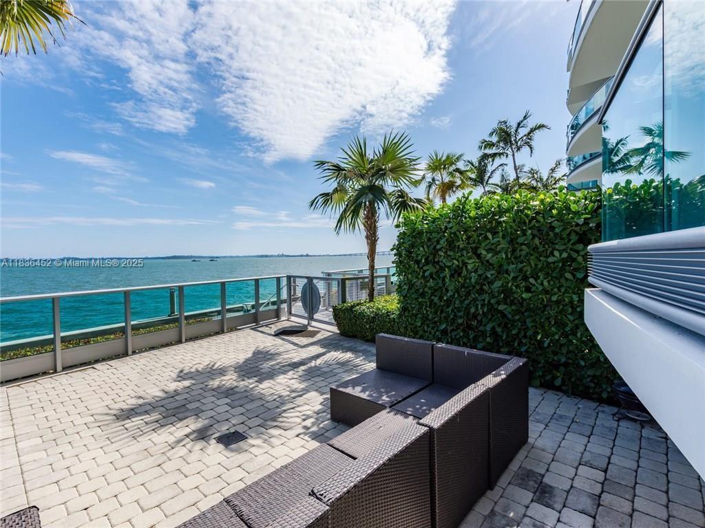 1331 Brickell Bay Dr BL-21, Miami, FL, 33131/$10,100,000 2 1331 Brickell Bay Dr BL-21