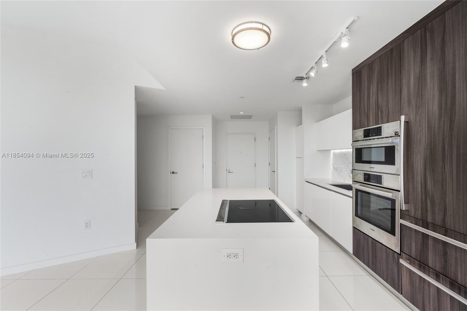 851 NE 1st Ave 3202