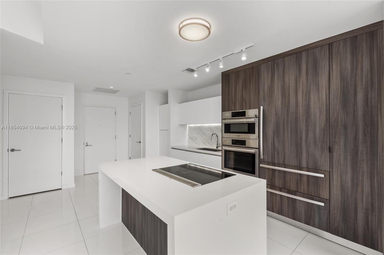 851 NE 1st Ave 3202