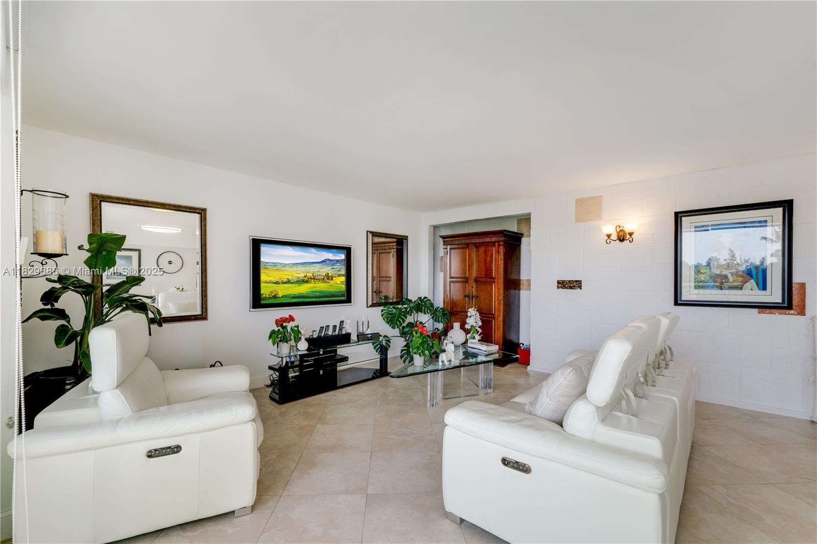 SANDS OF KEY BISCAYNE CON - Residential