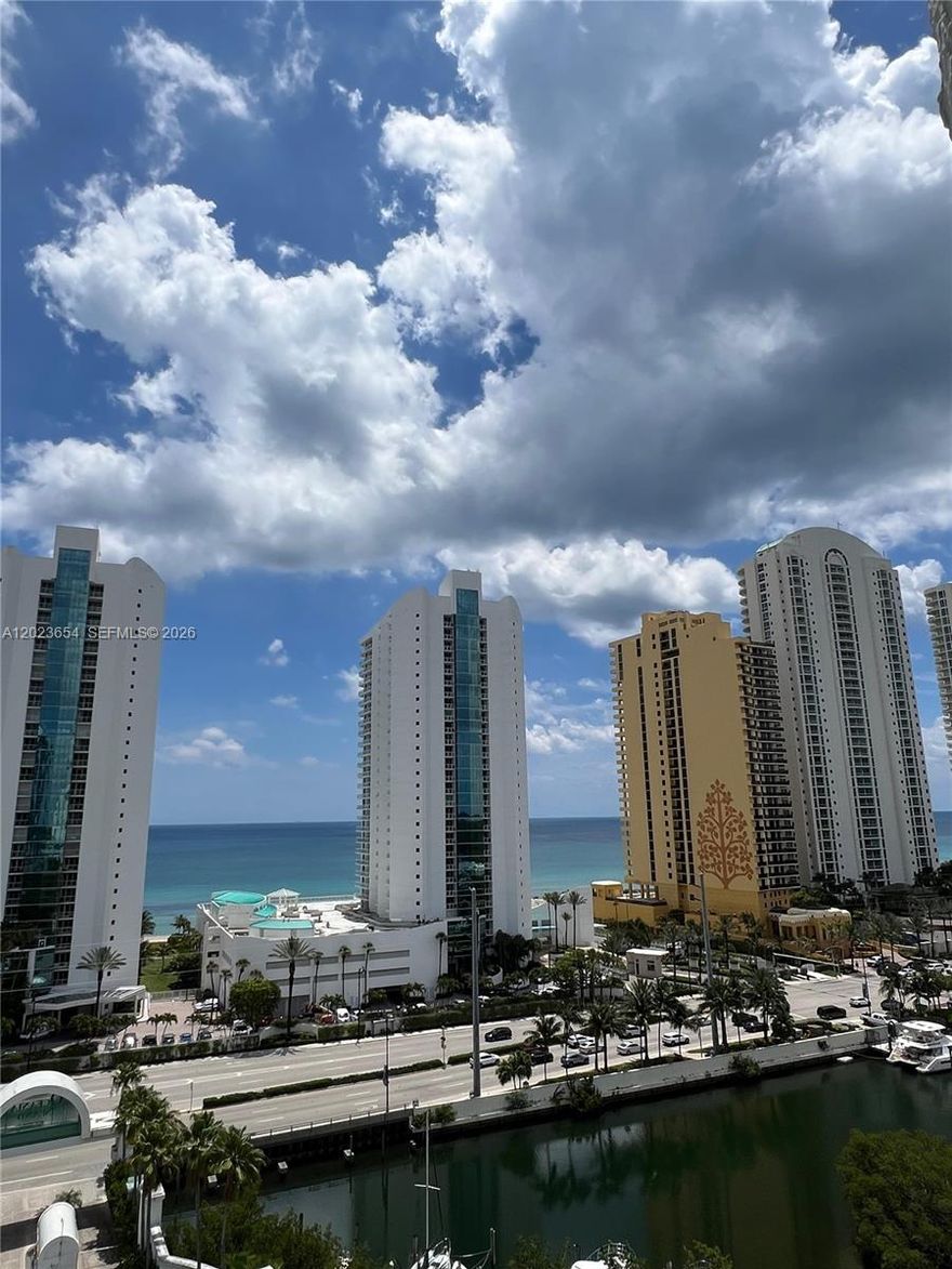 Beautiful 2-bedroom plus den, 2-bath unit facing the canal, with spectacular canal and ocean views. The unit is very well maintained and features several upgrades, granite countertops, and new stainless steel appliances. Enjoy the beach club with beach service, restaurant, fitness center, spa, and much more!!