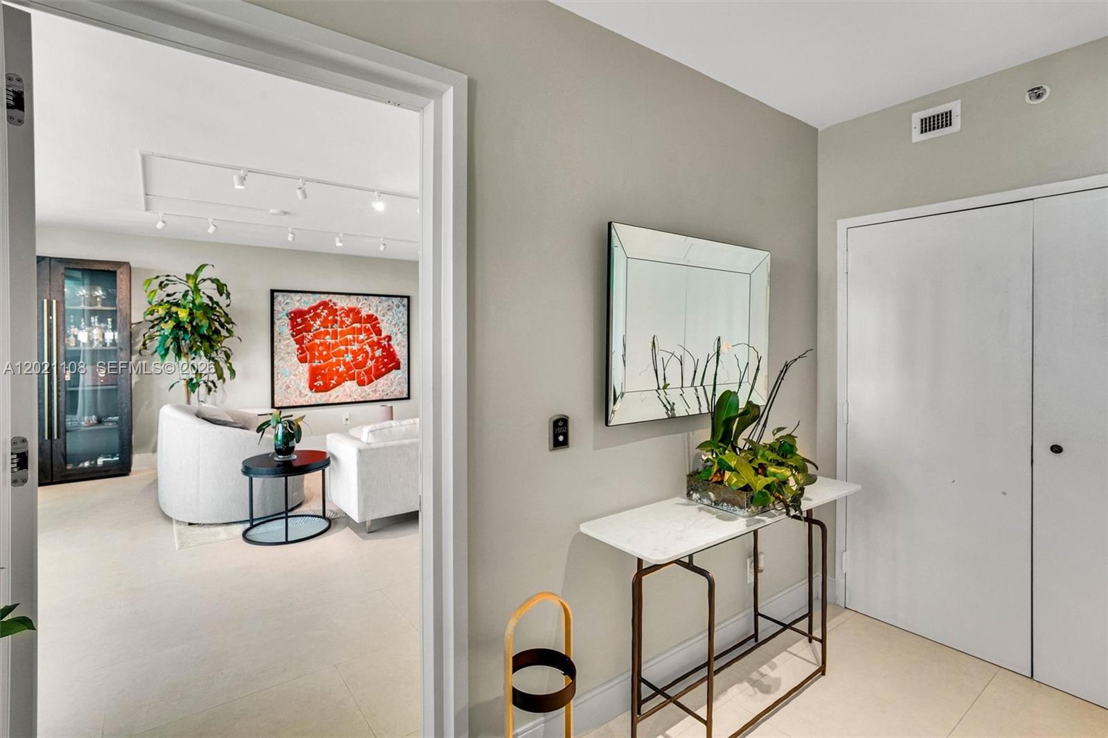 1643 Brickell Ave 1602