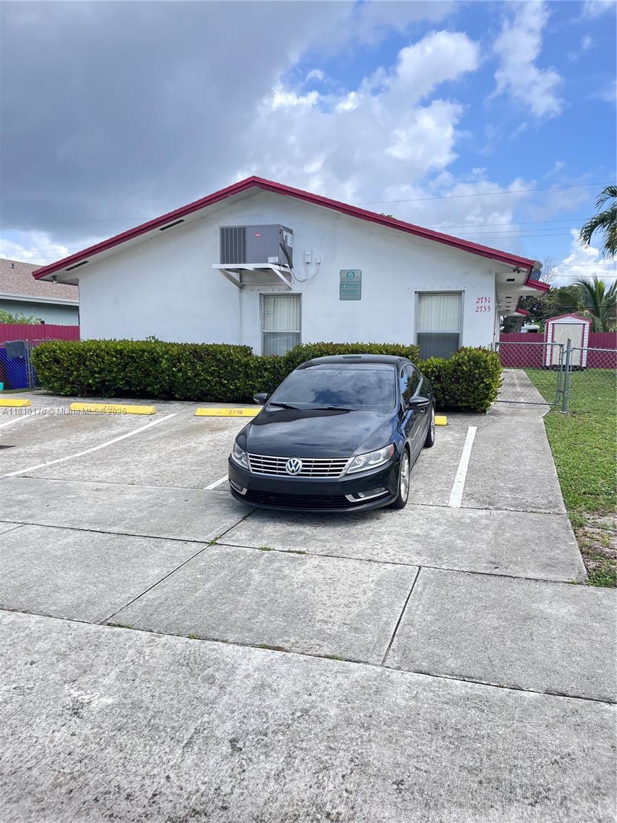 2733 Nw 13 Ct 2, Fort Lauderdale, Broward County, Florida - 2 Bedrooms  
2 Bathrooms - 