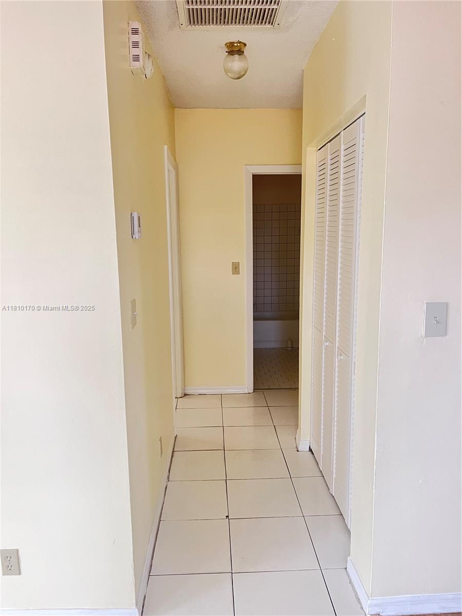 2733 NW 13 ct 2