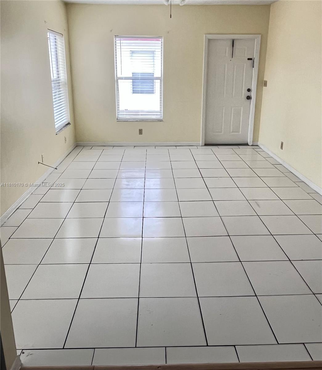 2733 NW 13 ct 2
