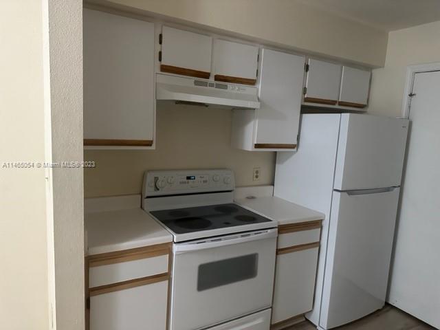 SAILBOAT POINTE CONDO - Residential Lease