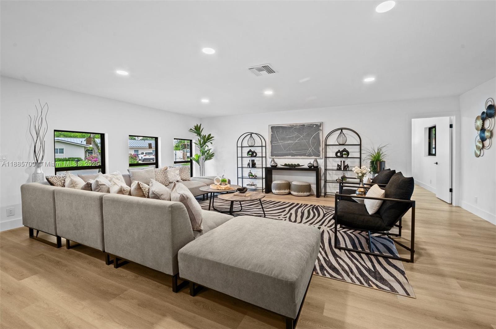 BOCA RATON SQUARE UNIT 19 - Residential