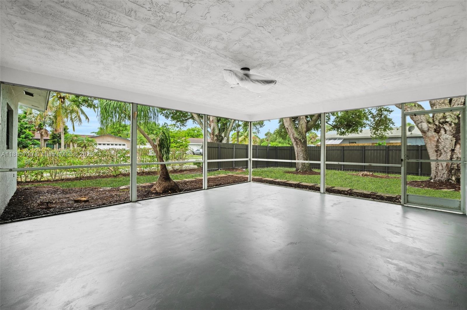BOCA RATON SQUARE UNIT 19 - Residential