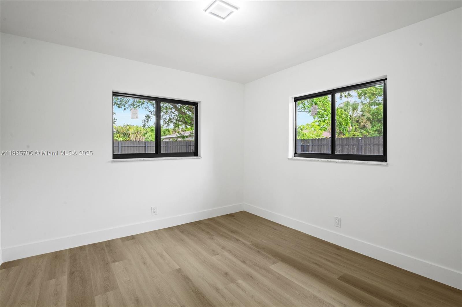 BOCA RATON SQUARE UNIT 19 - Residential