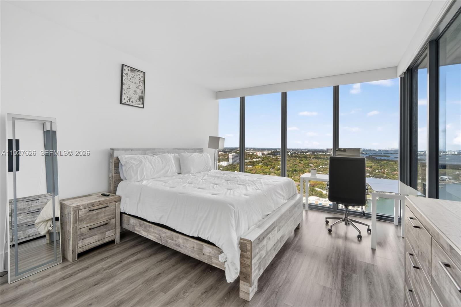 BLUE CONDO - Residential