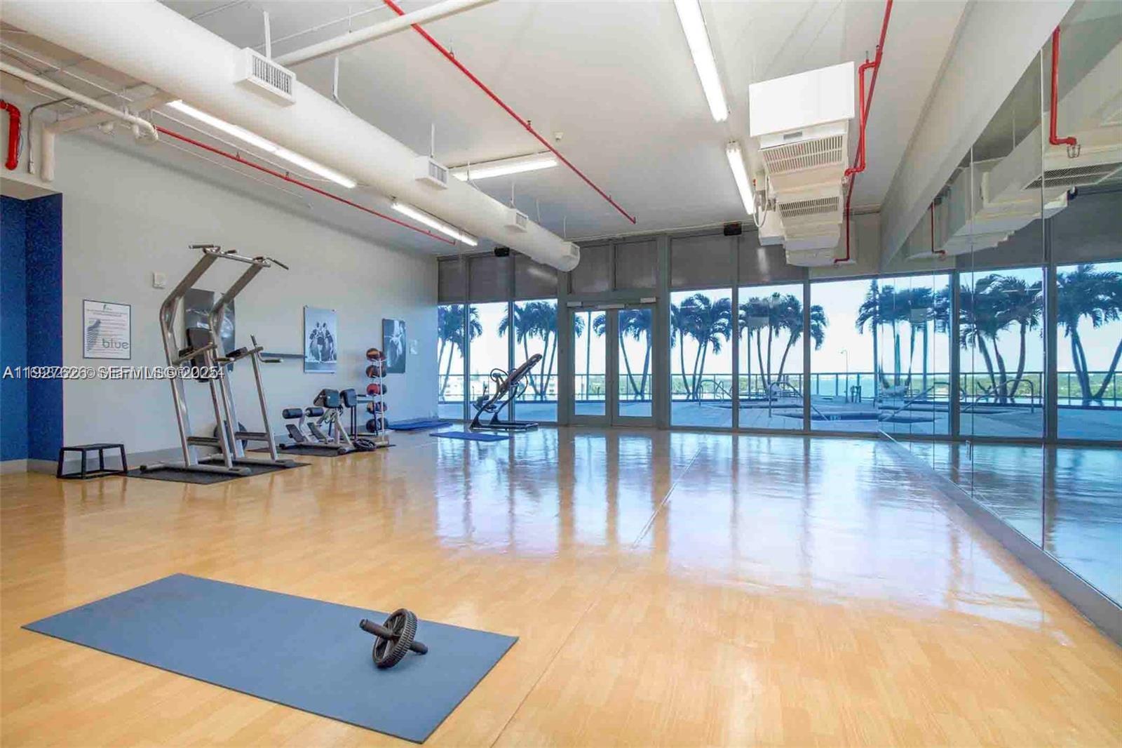 BLUE CONDO - Residential