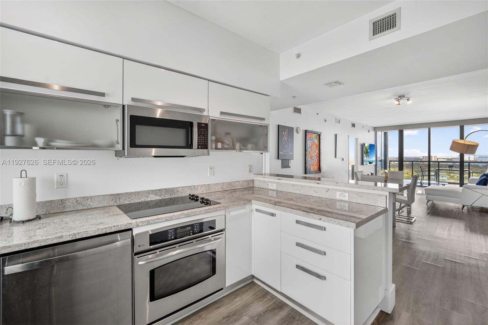 BLUE CONDO - Residential