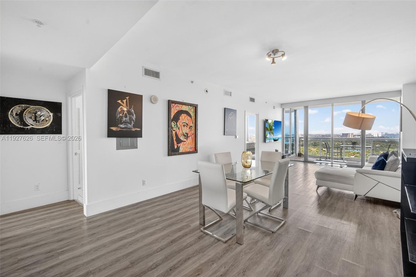 BLUE CONDO - Residential