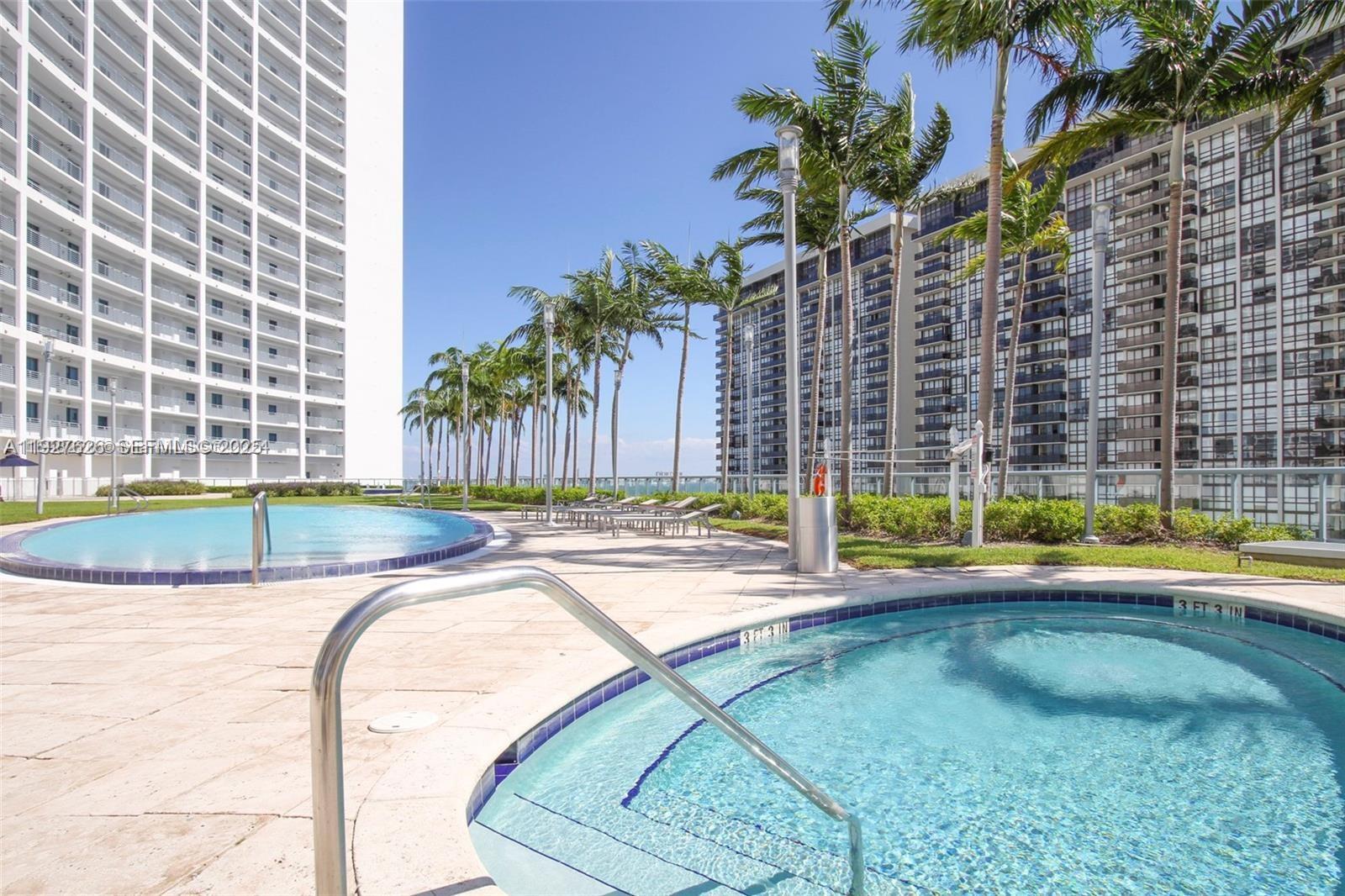 BLUE CONDO - Residential