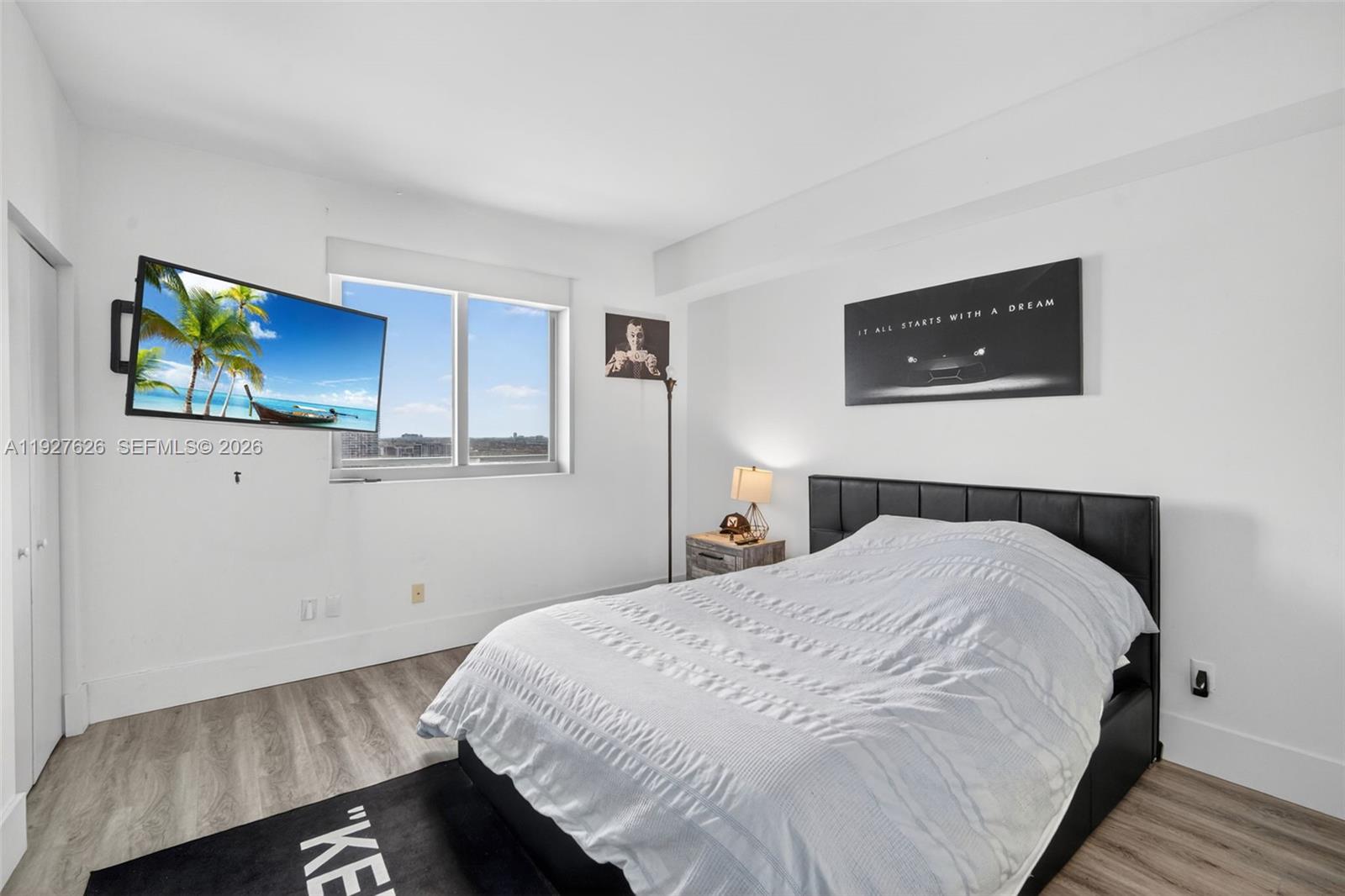 BLUE CONDO - Residential