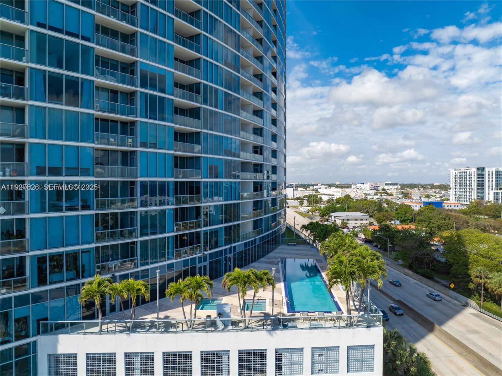 BLUE CONDO - Residential