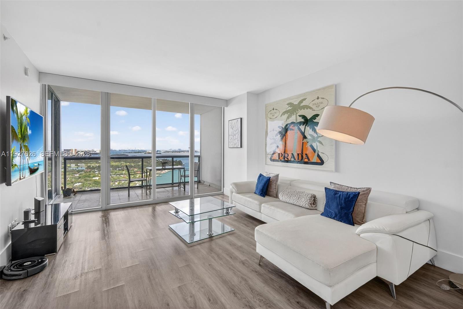 BLUE CONDO - Residential