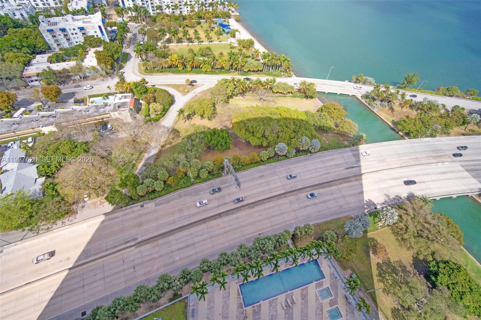 BLUE CONDO - Residential