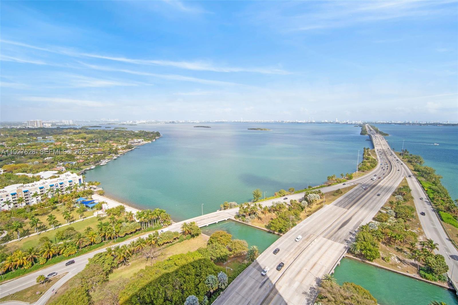 BLUE CONDO - Residential