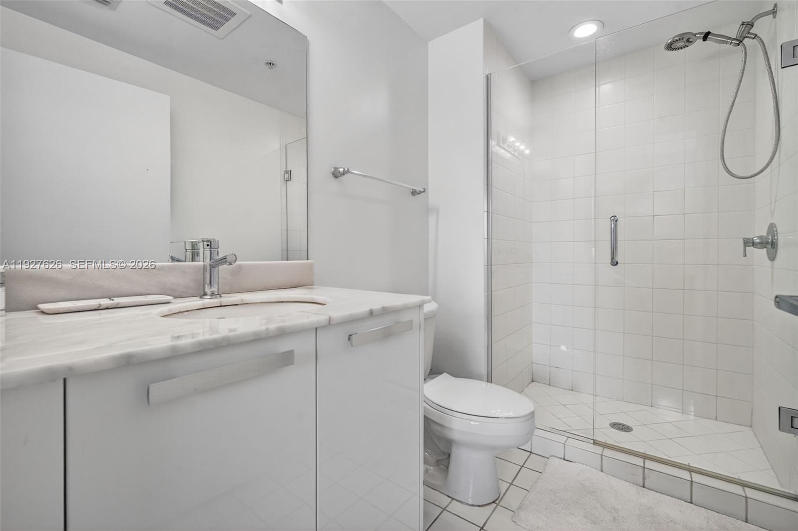 BLUE CONDO - Residential