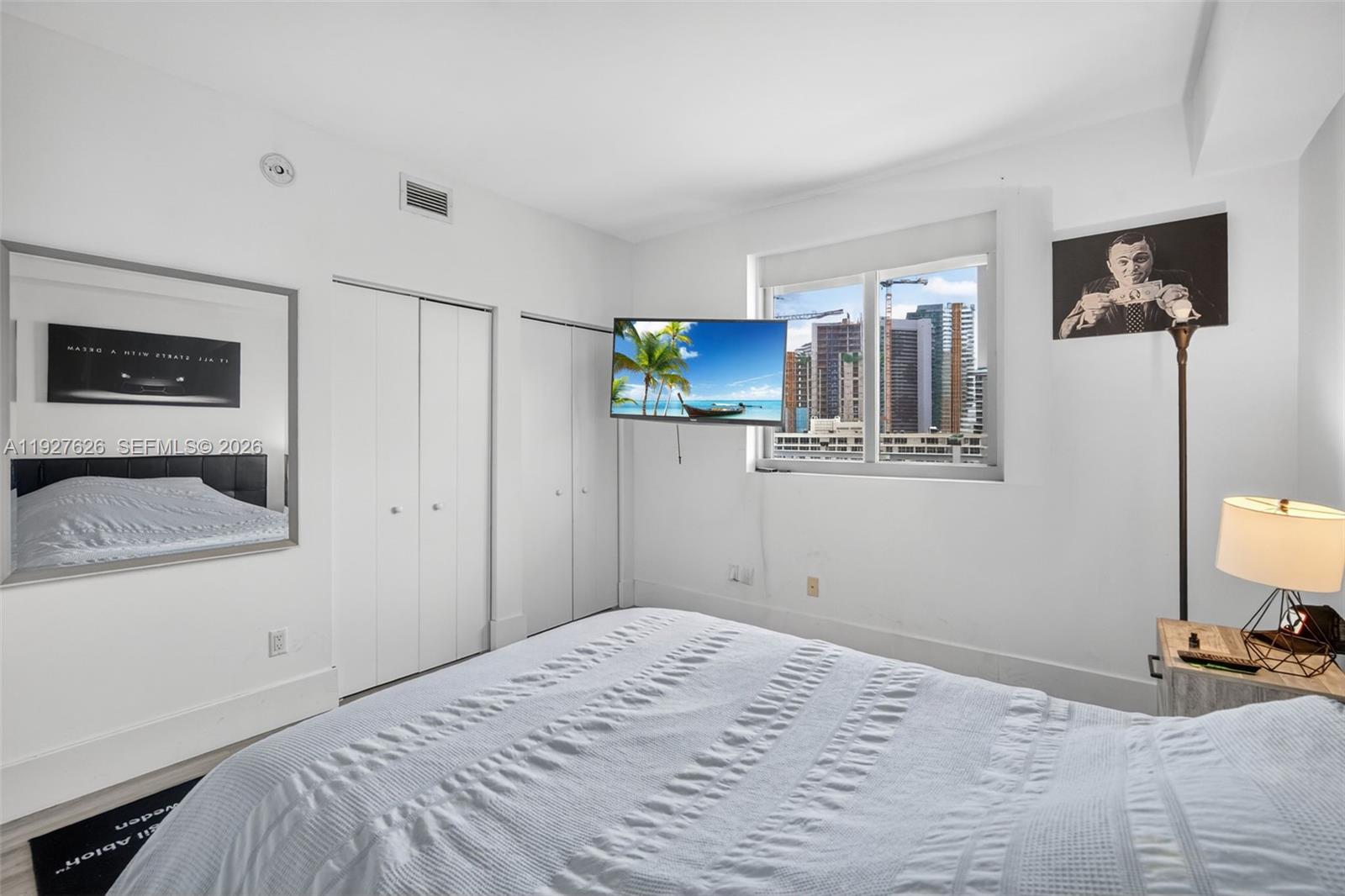 BLUE CONDO - Residential