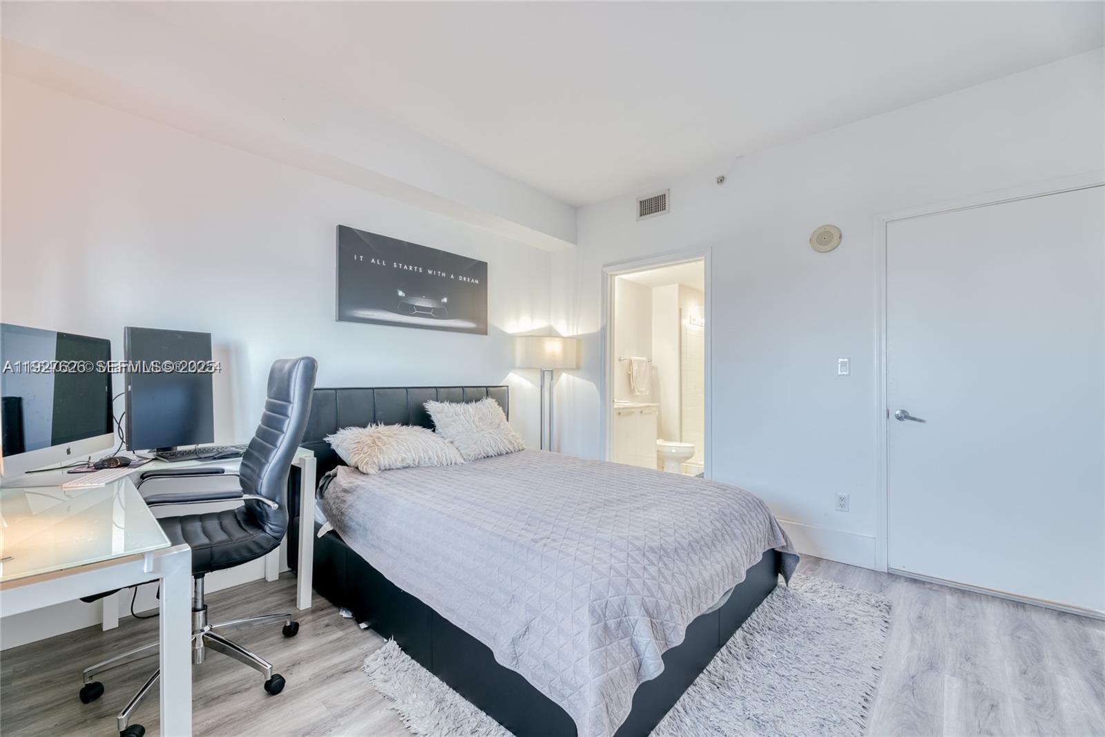 BLUE CONDO - Residential