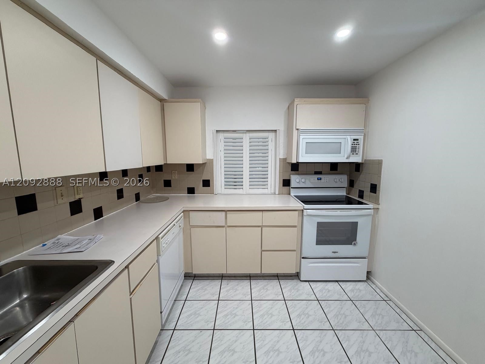 1000 Parkview Dr 507