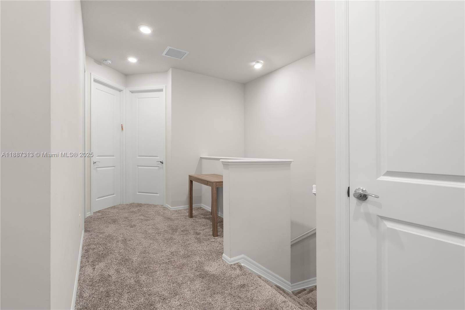 HILLCREST COUNTRY CLUB - Residential