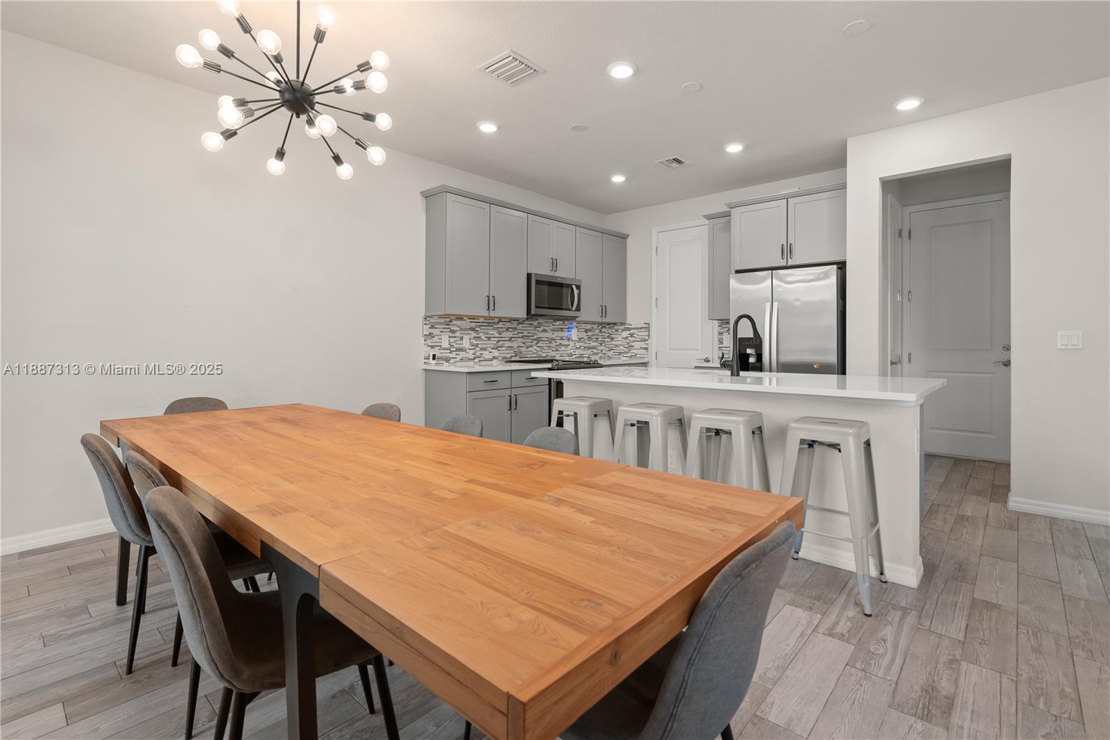 HILLCREST COUNTRY CLUB - Residential