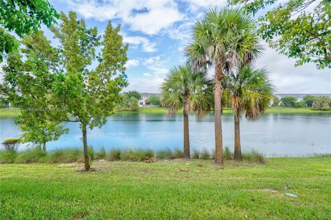 4955 Eucalyptus Dr Hollywood FL 33021