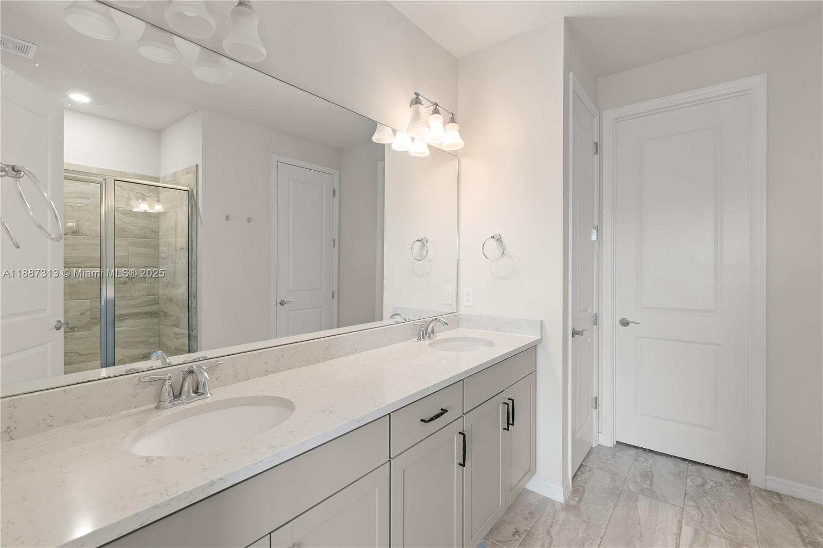 HILLCREST COUNTRY CLUB - Residential