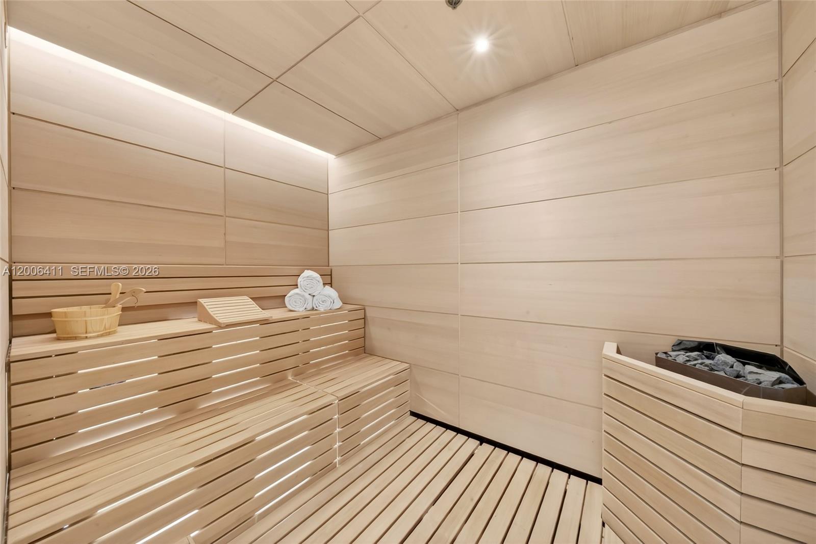 UNA RESIDENCES - Residential