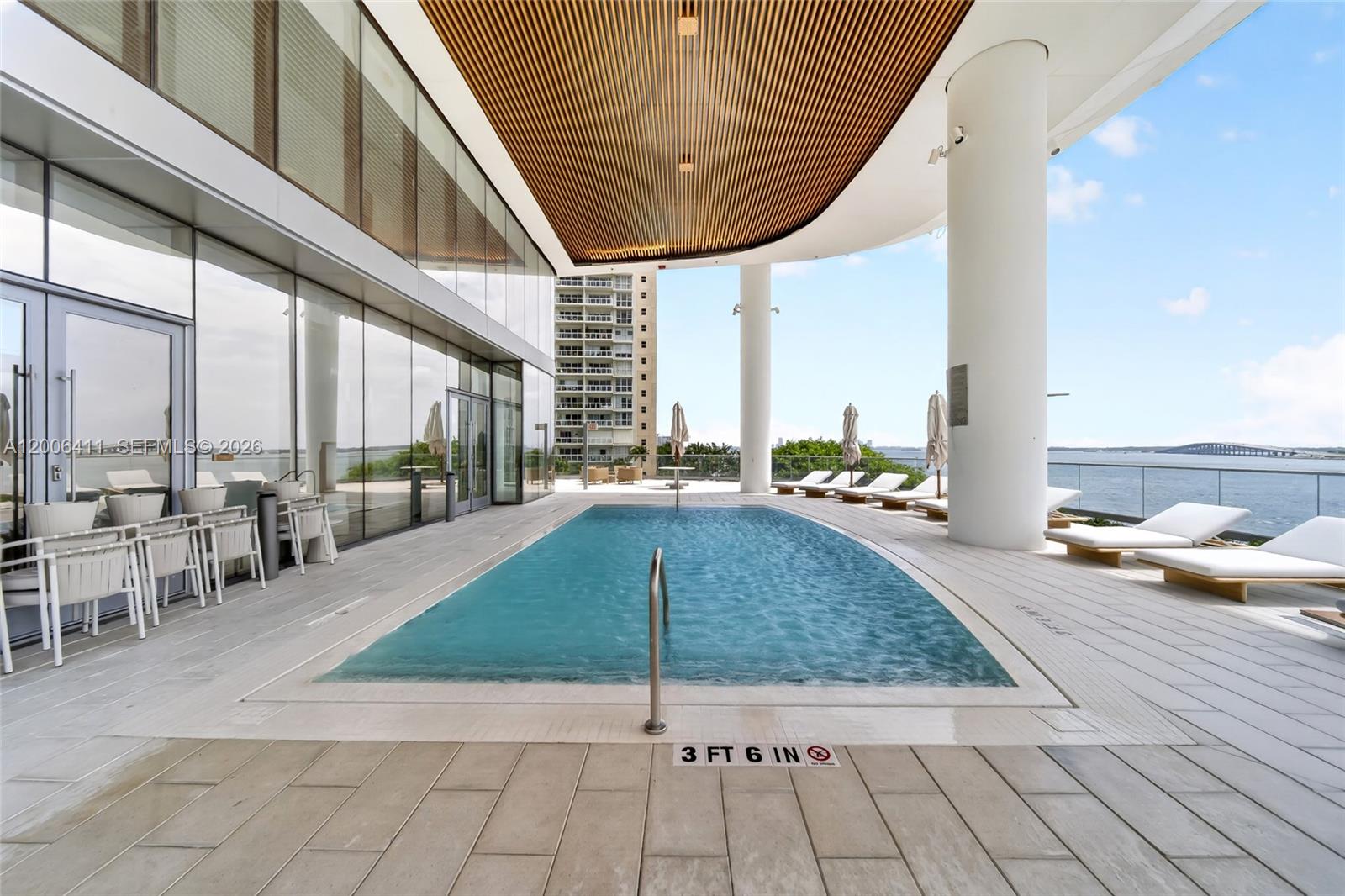 UNA RESIDENCES - Residential