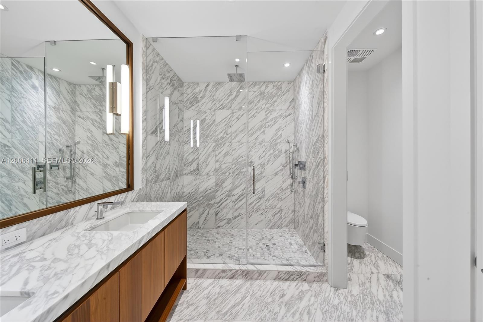 UNA RESIDENCES - Residential