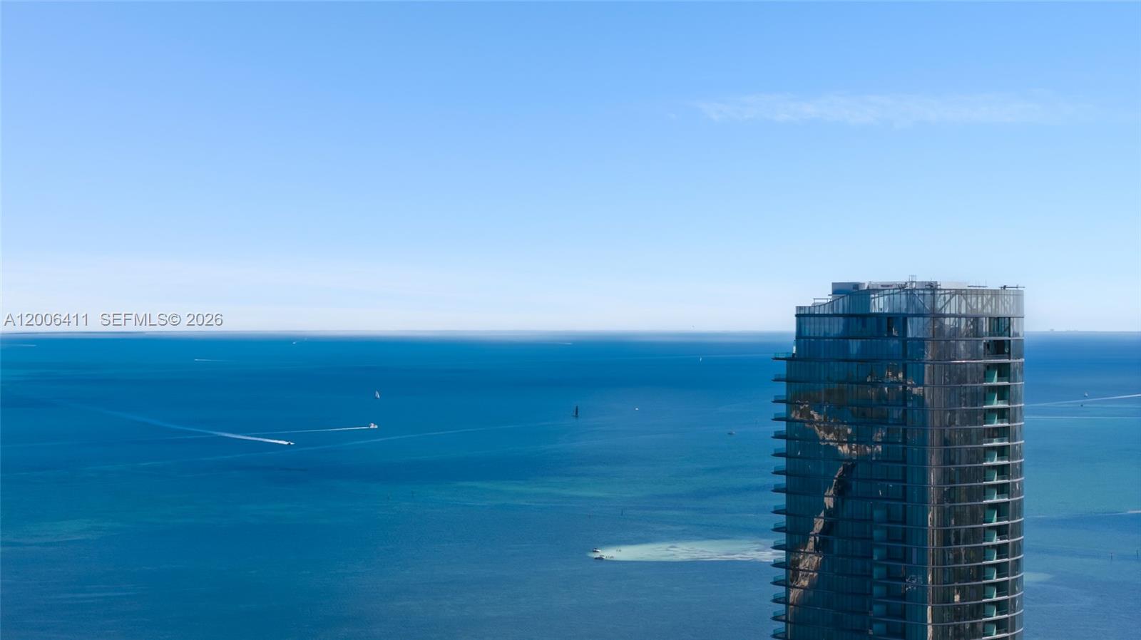 UNA RESIDENCES - Residential