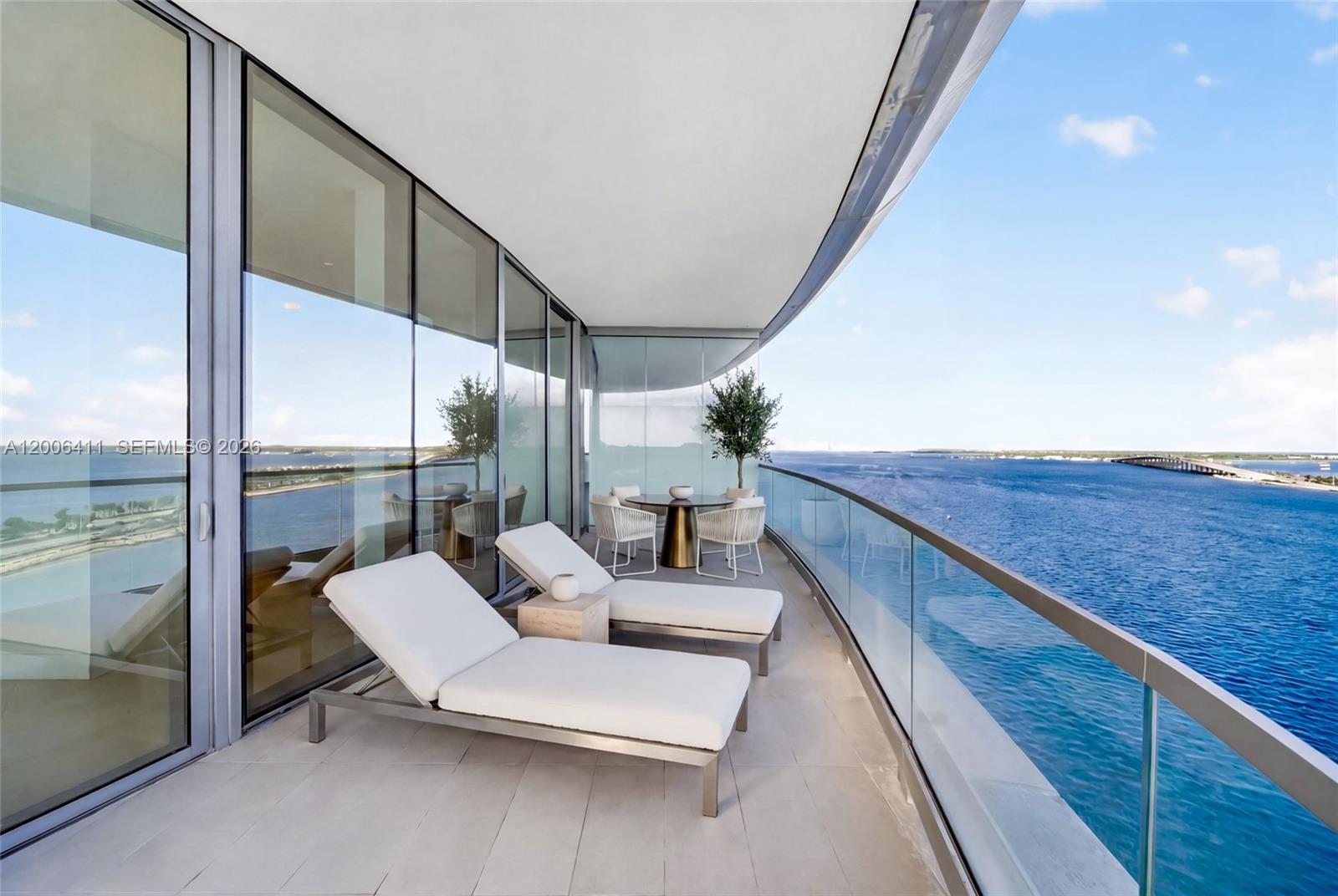 UNA RESIDENCES - Residential