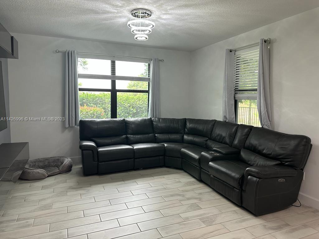 RESIDENCES AT PALM AIRE - Residential Lease