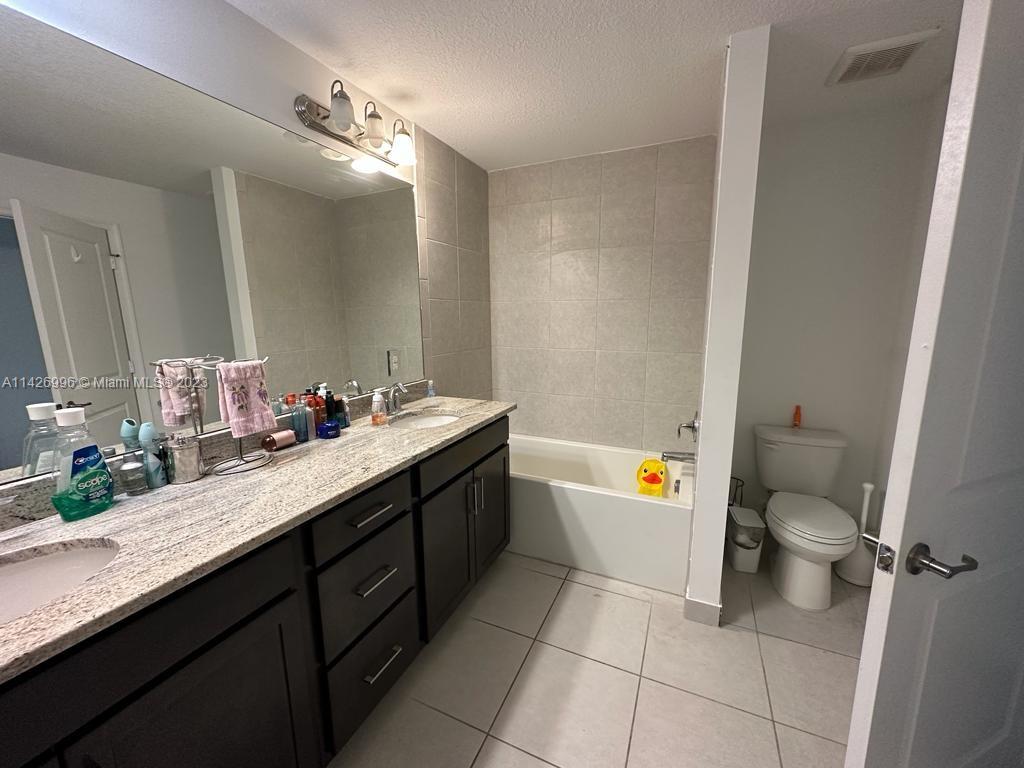 RESIDENCES AT PALM AIRE - Residential Lease