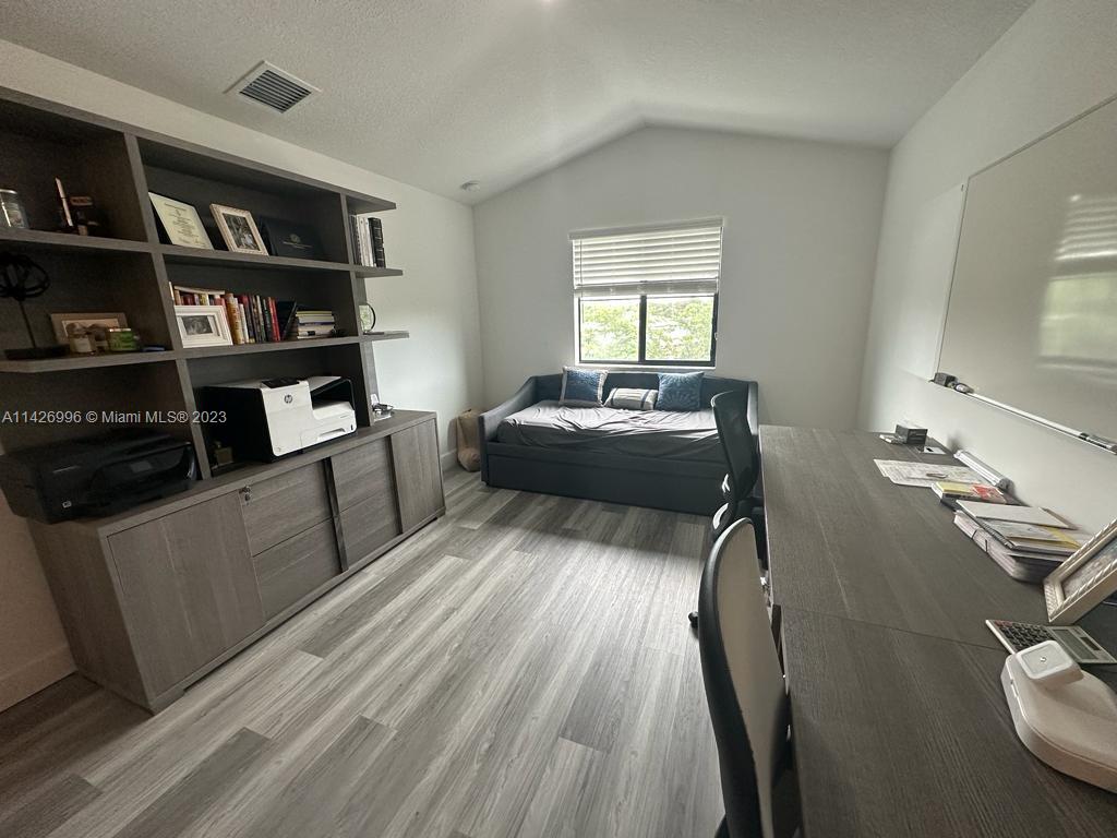 RESIDENCES AT PALM AIRE - Residential Lease