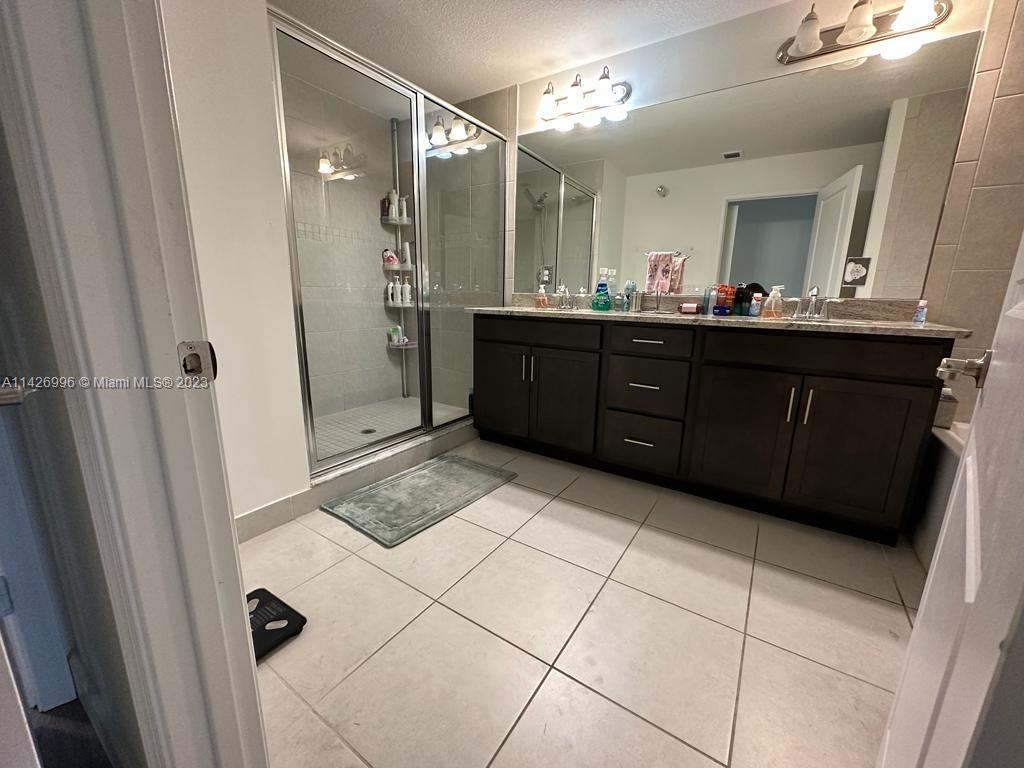 RESIDENCES AT PALM AIRE - Residential Lease