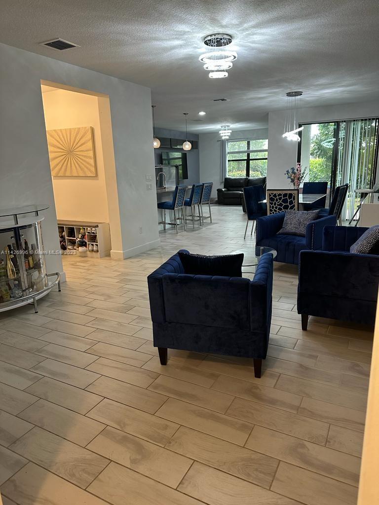 RESIDENCES AT PALM AIRE - Residential Lease