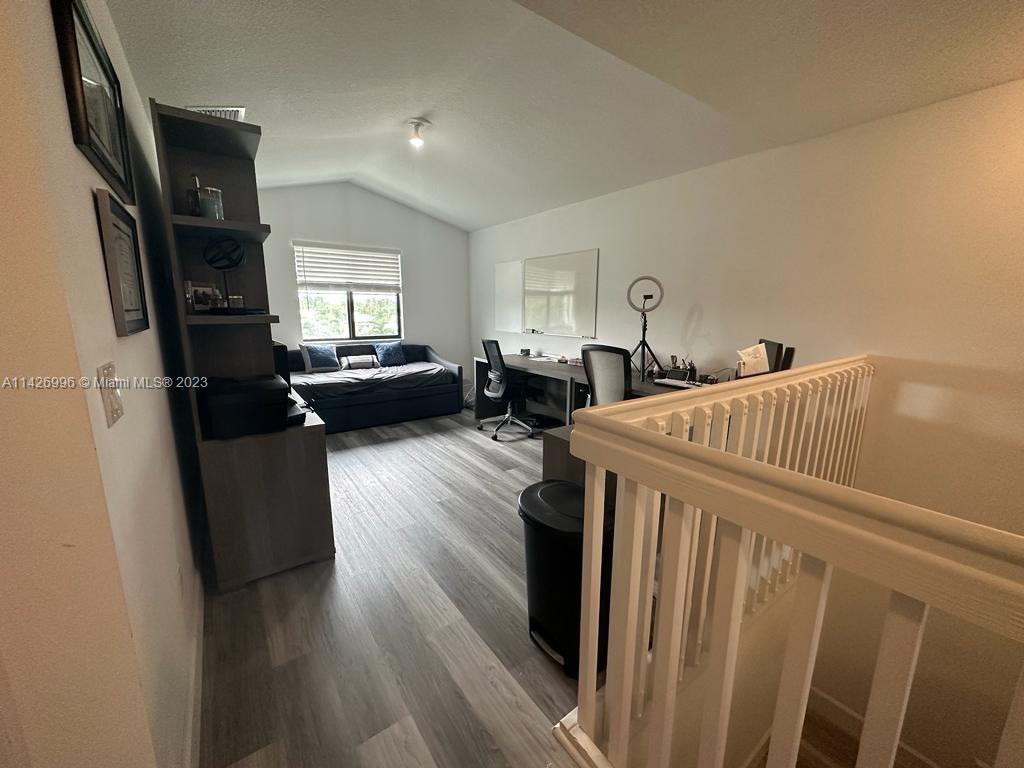 RESIDENCES AT PALM AIRE - Residential Lease