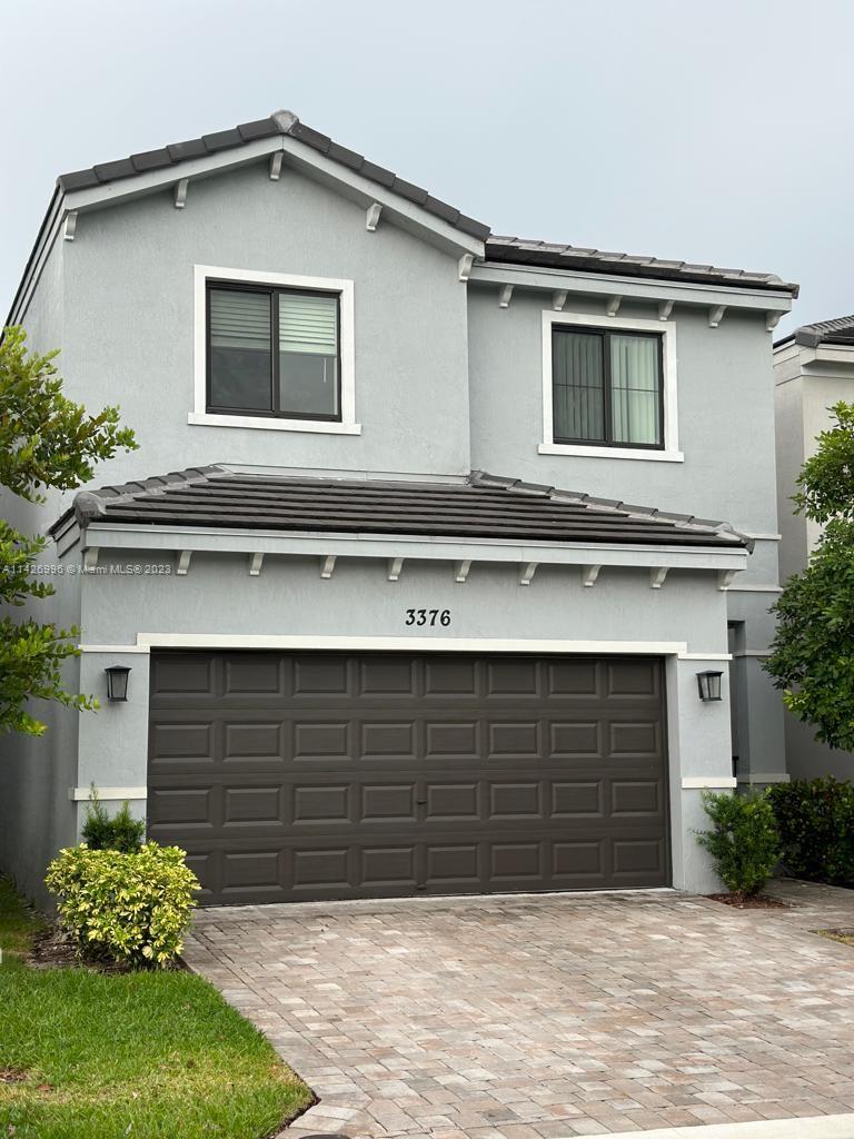 RESIDENCES AT PALM AIRE - Residential Lease