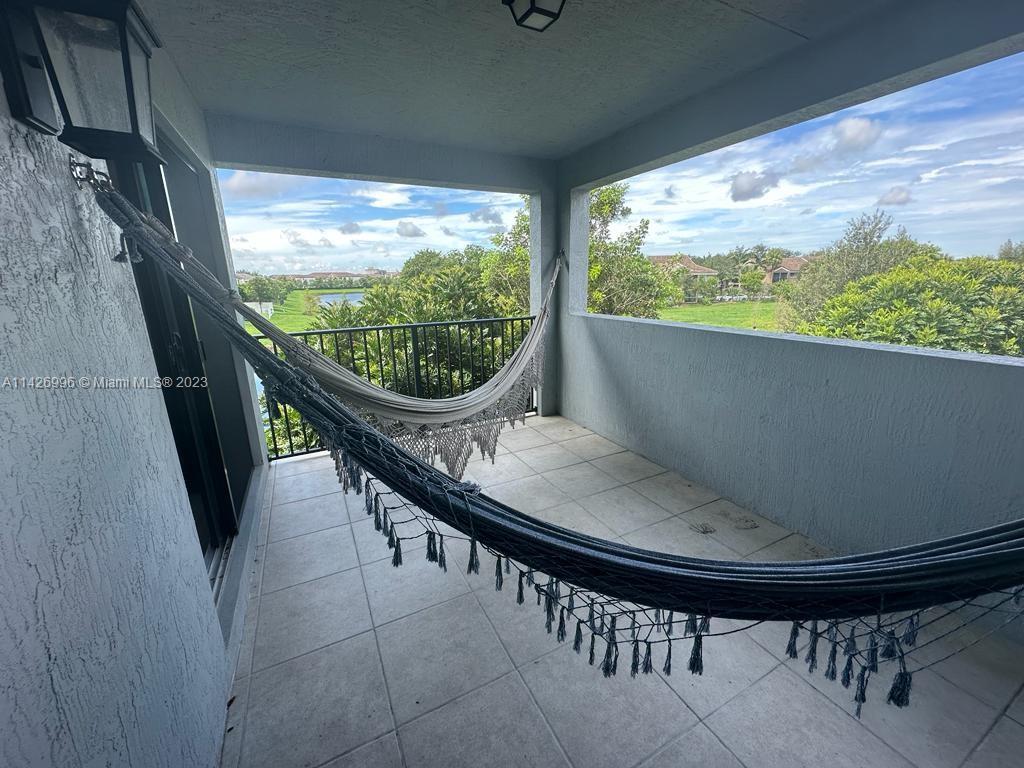 RESIDENCES AT PALM AIRE - Residential Lease