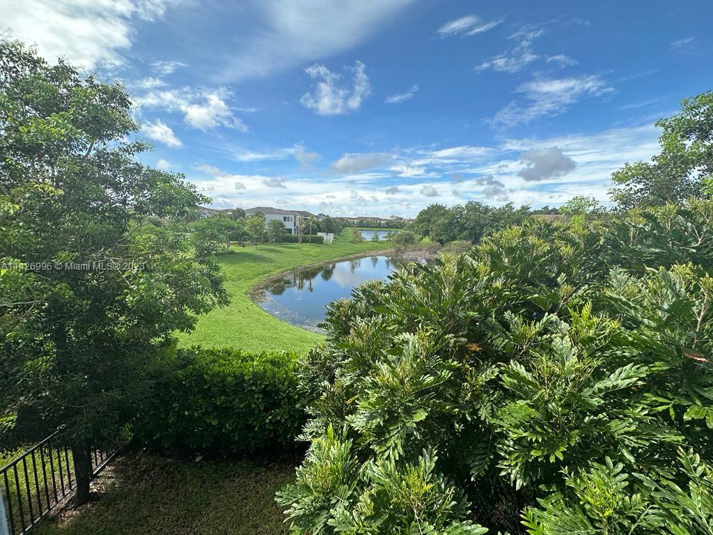 RESIDENCES AT PALM AIRE - Residential Lease