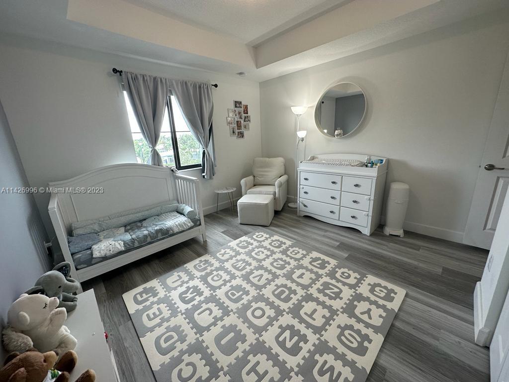 RESIDENCES AT PALM AIRE - Residential Lease