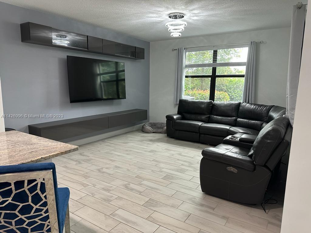 RESIDENCES AT PALM AIRE - Residential Lease